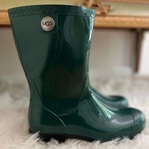 UGG rain boots size 8